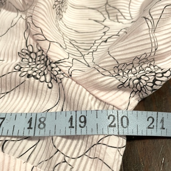 G. Lance Floral Button Front Shirt - Picture 6 of 7
